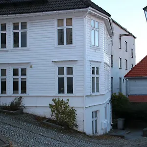 Apartamento Skuteviksveien 42